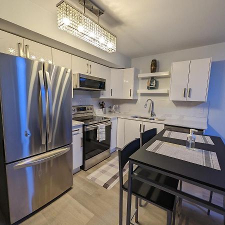 Modern & Luxurious Suites In Съри Екстериор снимка