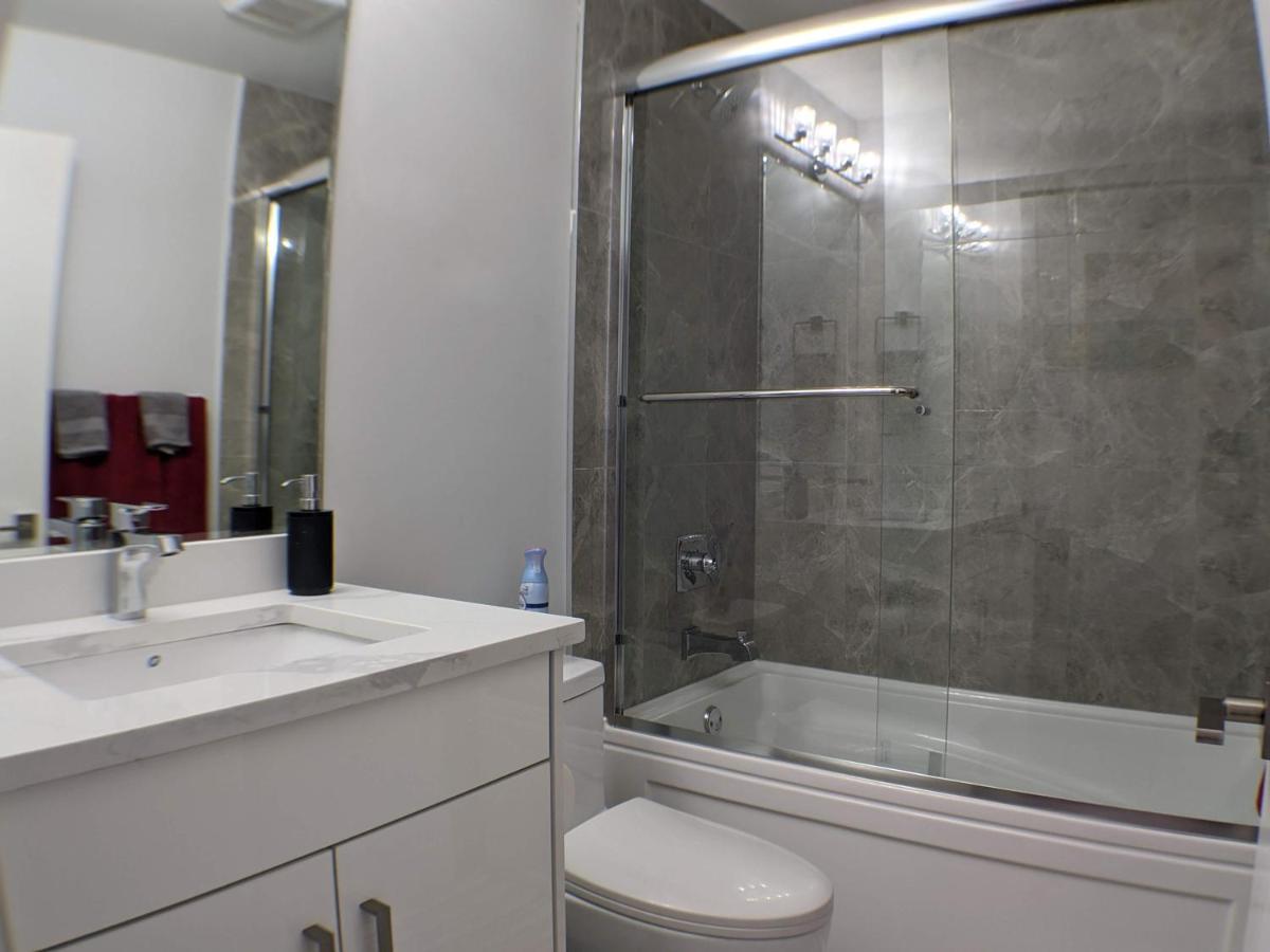 Modern & Luxurious Suites In Съри Екстериор снимка