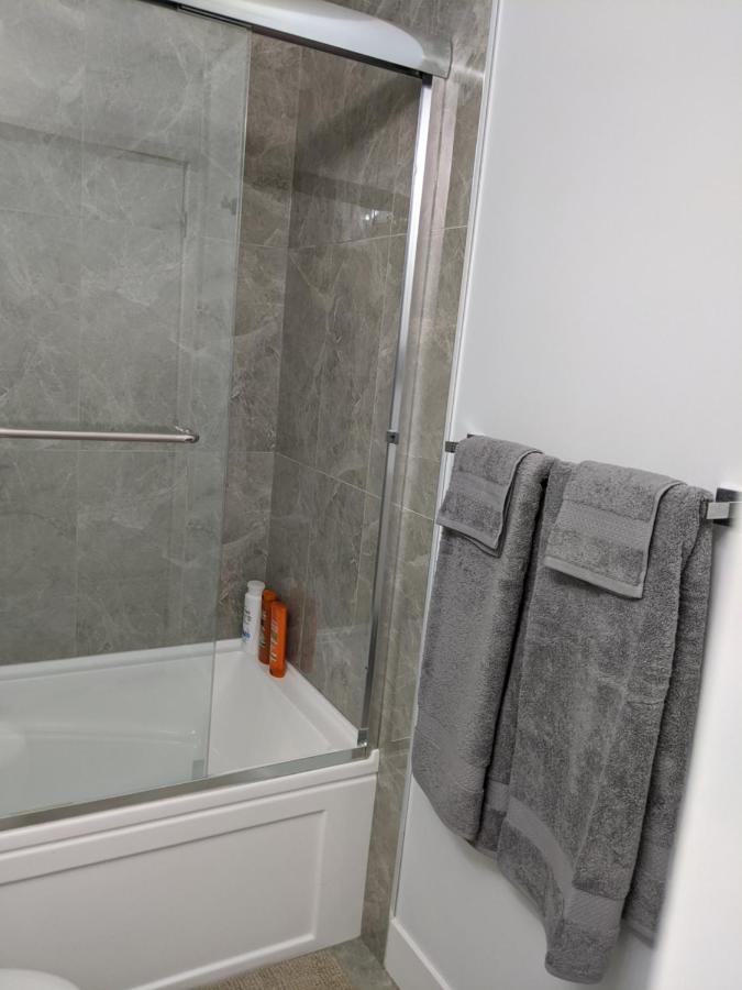 Modern & Luxurious Suites In Съри Екстериор снимка