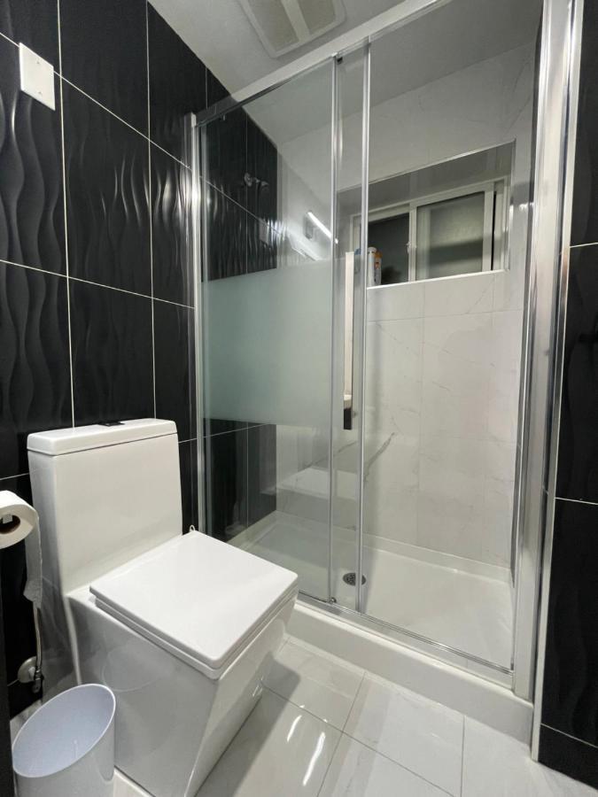 Modern & Luxurious Suites In Съри Екстериор снимка