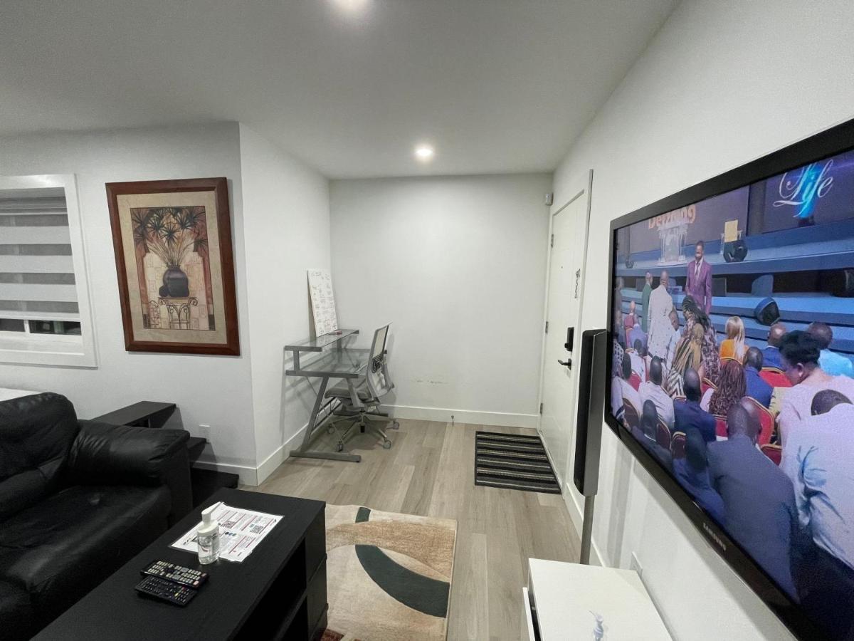 Modern & Luxurious Suites In Съри Екстериор снимка