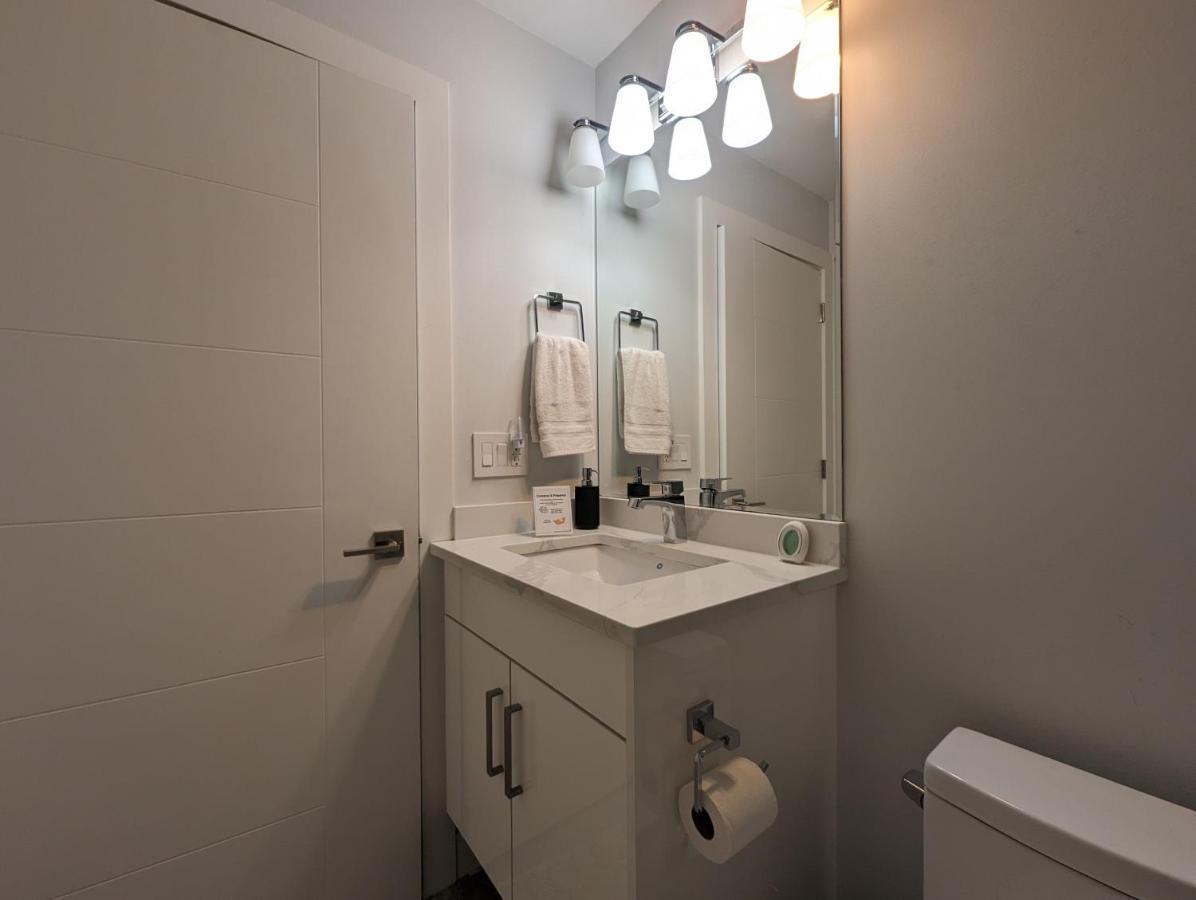 Modern & Luxurious Suites In Съри Екстериор снимка
