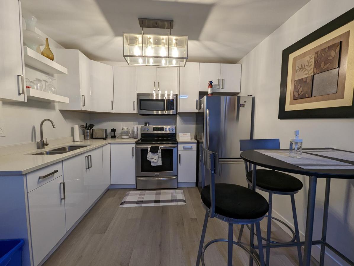 Modern & Luxurious Suites In Съри Екстериор снимка