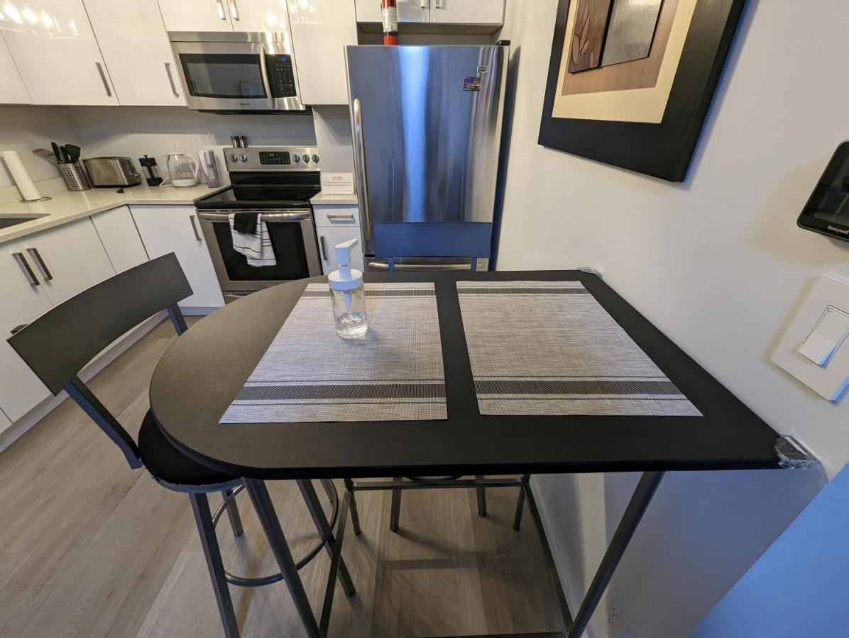 Modern & Luxurious Suites In Съри Екстериор снимка
