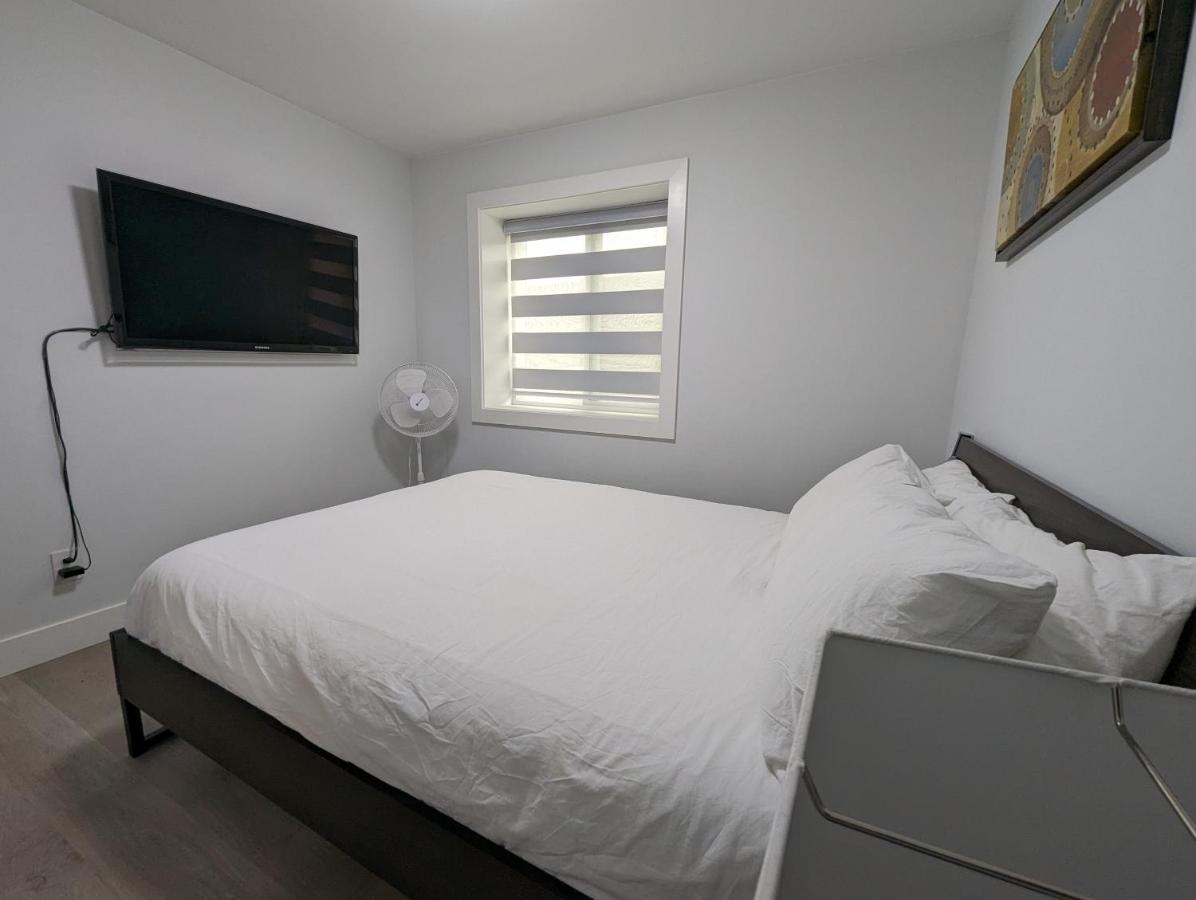 Modern & Luxurious Suites In Съри Екстериор снимка